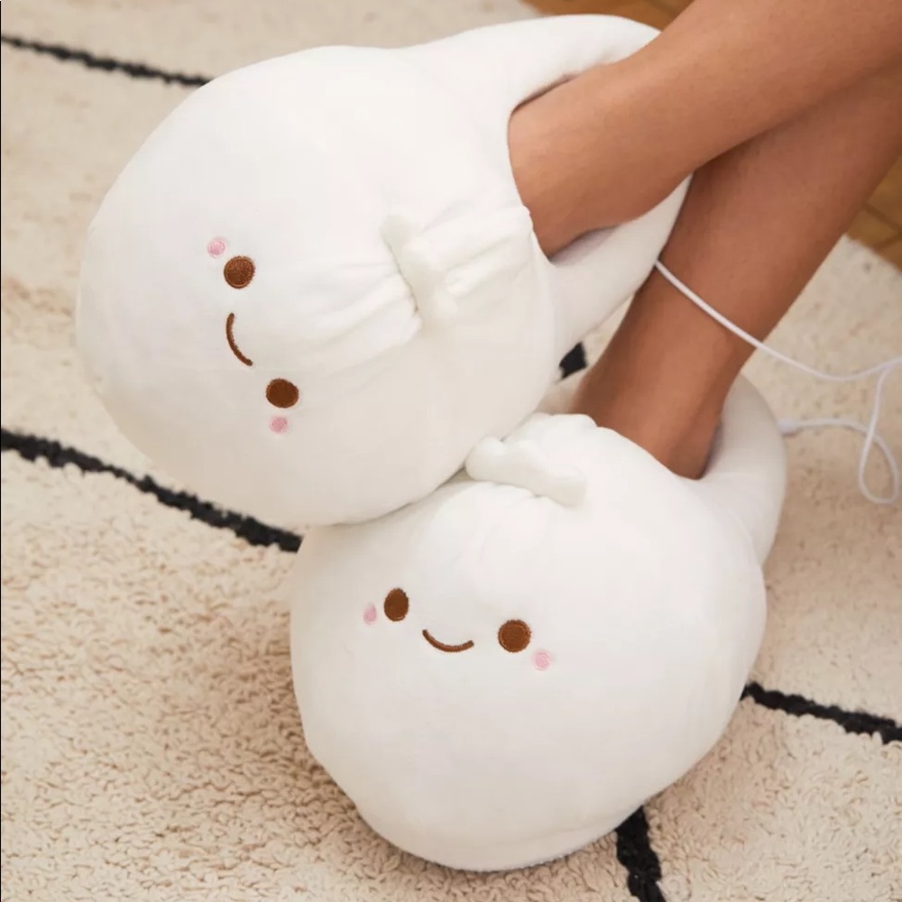 Urban Outfitters Smoko USB Heated Dumpling Slipper
